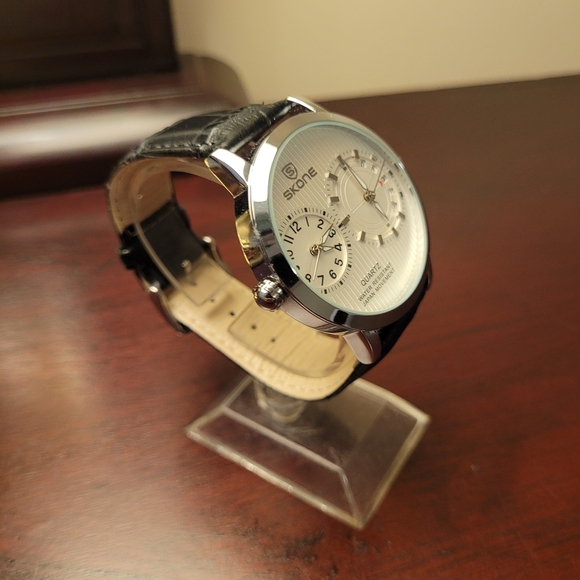 Brand New Men's Dual Time Zone White Skone Fashion Watch - Picture 3 of 3